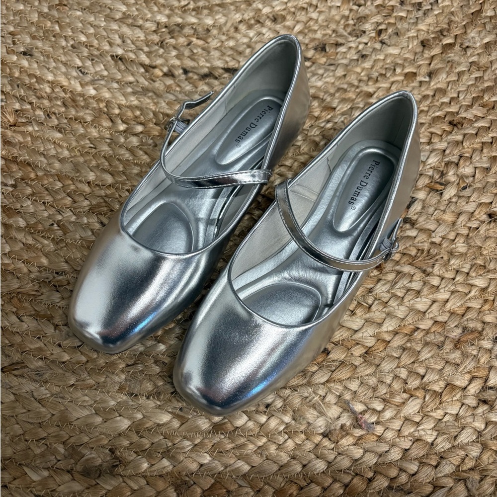 Pierre Dumas Silver Mary Jane Flats - Picture 5 of 7